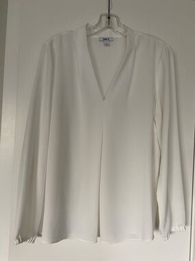 Bar III Soft White V-Neck Long-Sleeve Blouse Shirt NWOT L Nordstrom Macys Mango